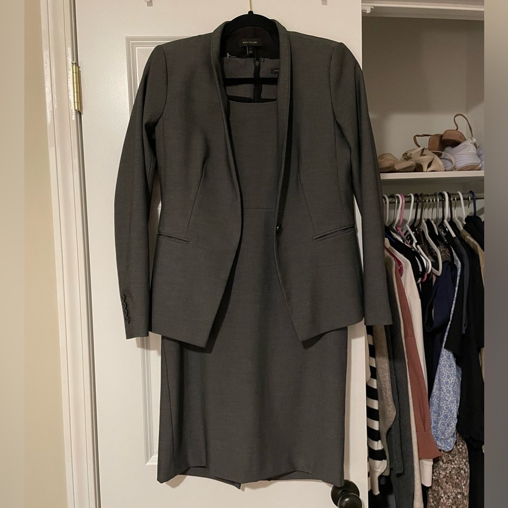Ann Taylor Scoop Neck Dress In Bi-Stretch with Matching Blazer
